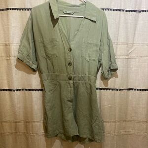 Brand new Zara short jumper.   No tags